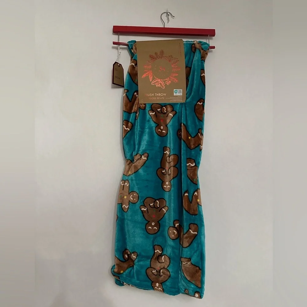 NWT 34 Artisan Gingerbread Man Yoga Plush Throw Blanket Holiday Gift Idea Cozy